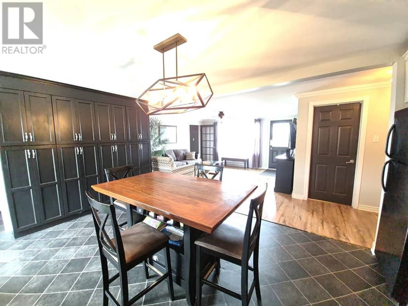 142 Main Street — photo 4 of 30