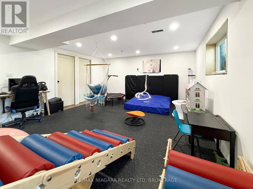 8 Adelaide Street — photo 37 of 40