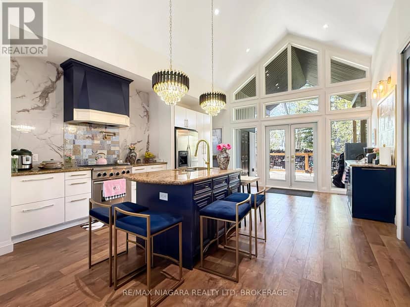 8 Adelaide Street — photo 8 of 40