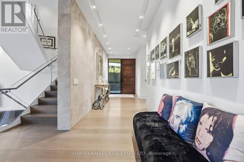 43 Hillholm Road — photo 4 of 38