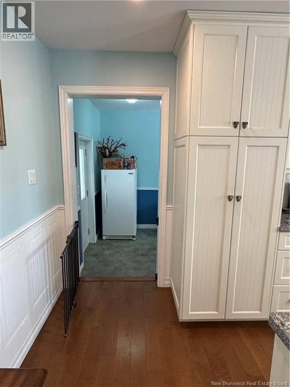 24 Mountain View Crescent — photo 10 of 40
