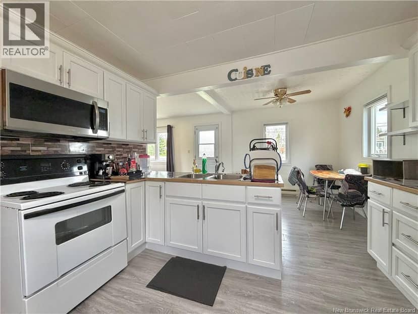 1585 Robertville — photo 8 of 25