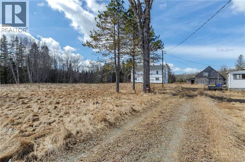 425 Route 745, Oak Hill, photo 2