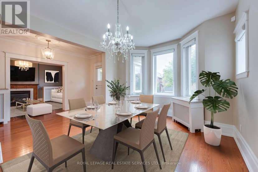 18 Shorncliffe Avenue — photo 4 of 21