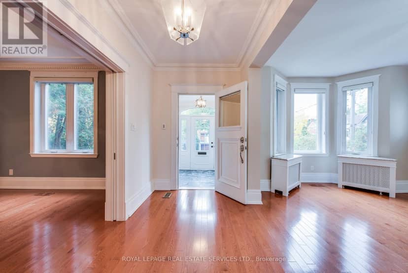 18 Shorncliffe Avenue — photo 7 of 21