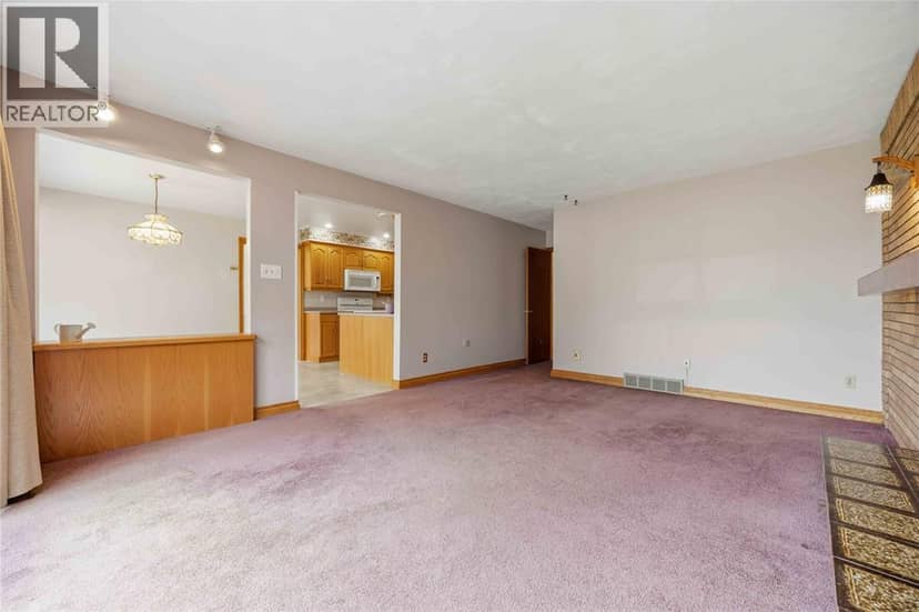 2088 Lakeshore Road — photo 19 of 40