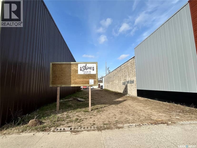 215 Centre STREET — photo 1 of 2