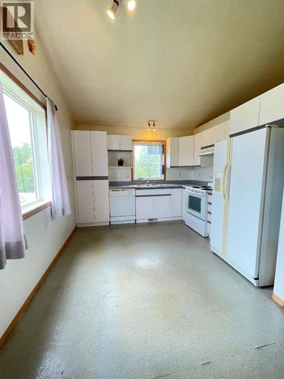 26, 1st Avenue SW, Joussard, photo 3