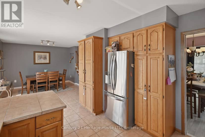 6864 Sunrise Court — photo 13 of 40