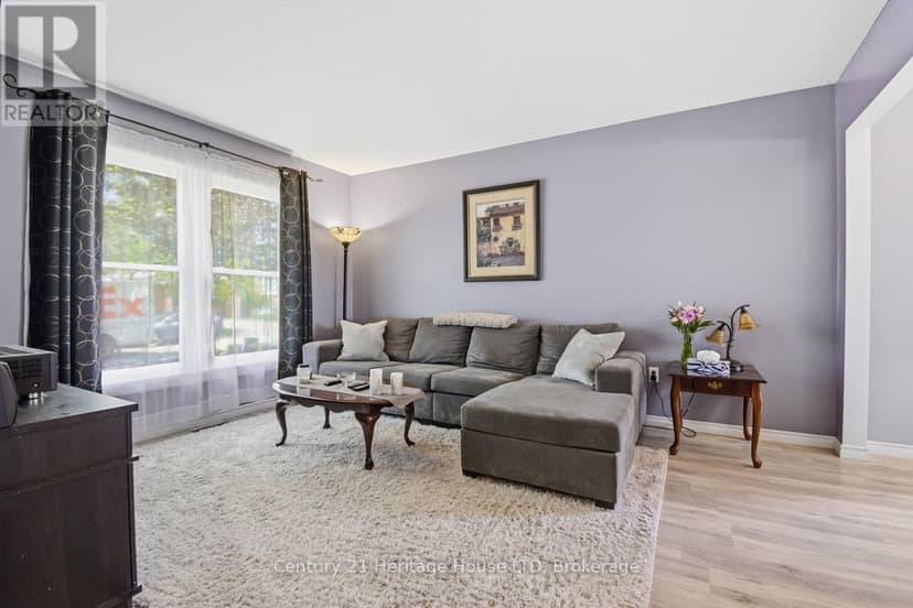 6864 Sunrise Court, Niagara Falls, photo 2