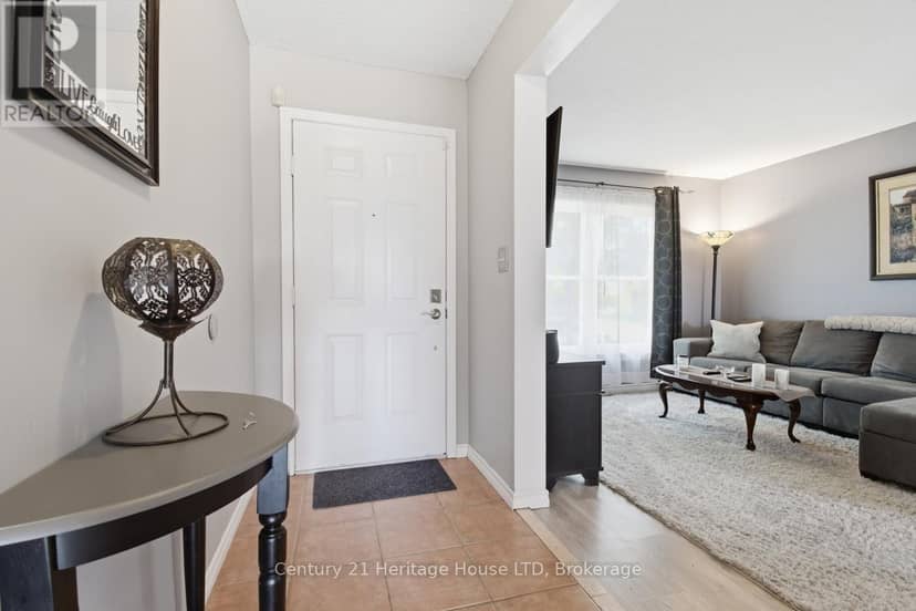 6864 Sunrise Court, Niagara Falls, photo 7