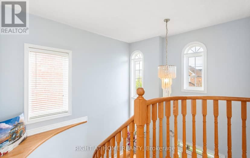 3852 Bloomington Crescent — photo 28 of 40