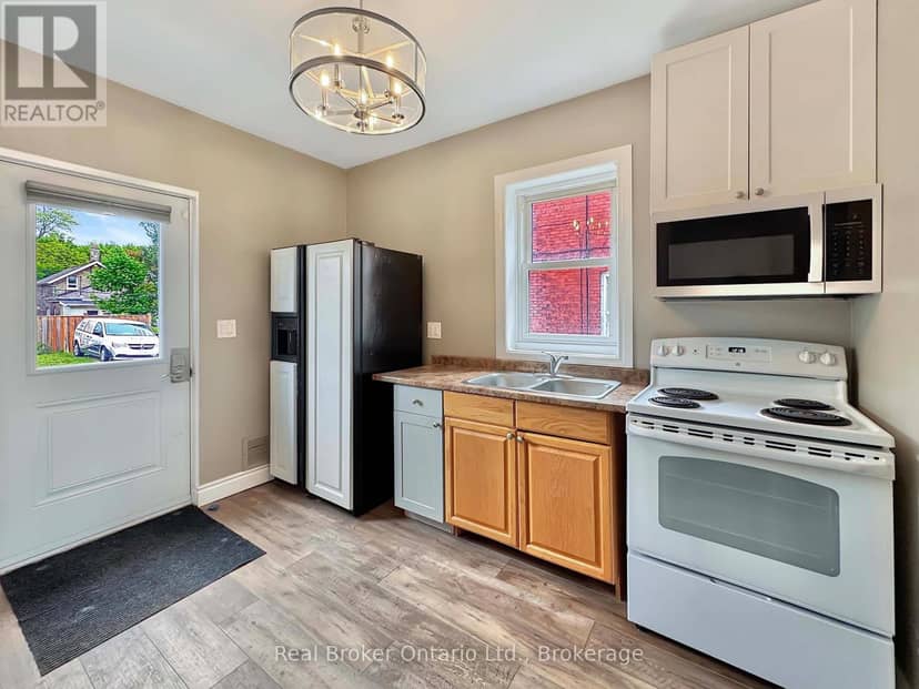 273 Brant Avenue — photo 12 of 25