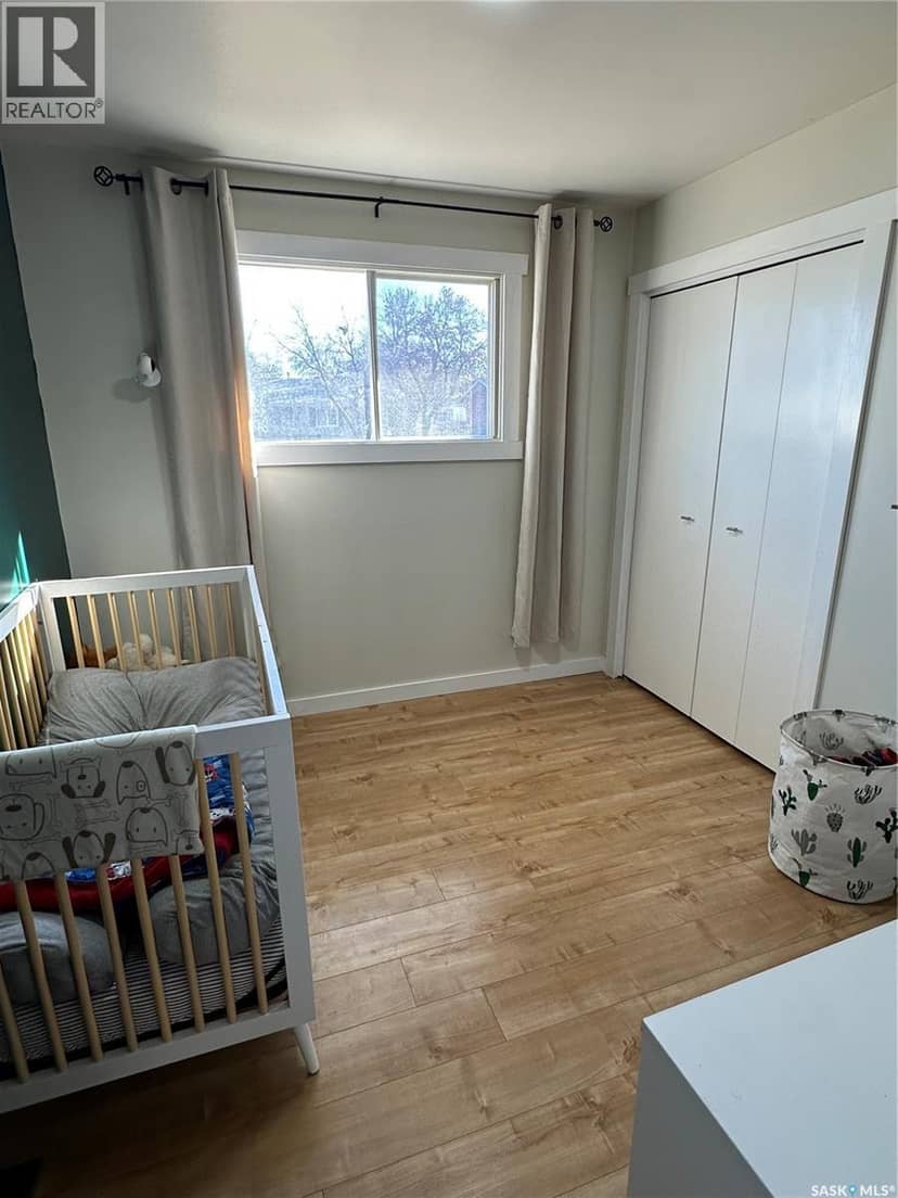 8368 Howard AVENUE — photo 15 of 27