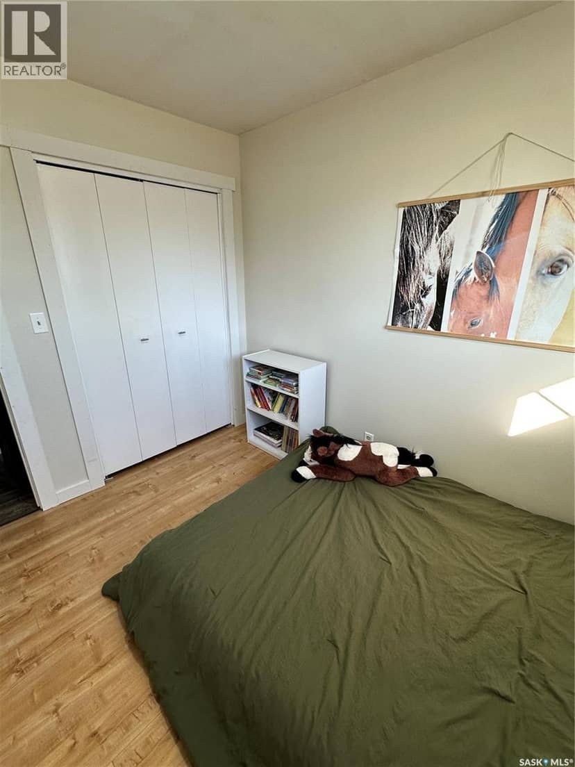 8368 Howard AVENUE — photo 17 of 27