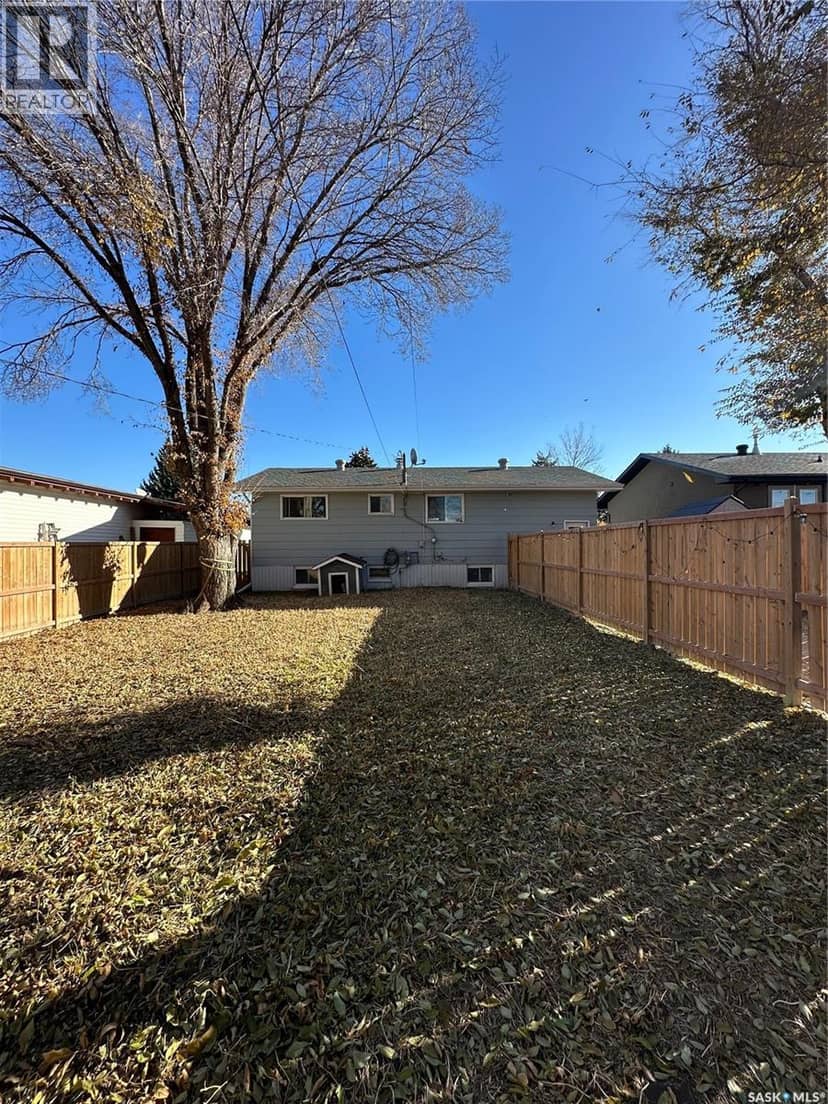 8368 Howard AVENUE — photo 24 of 27