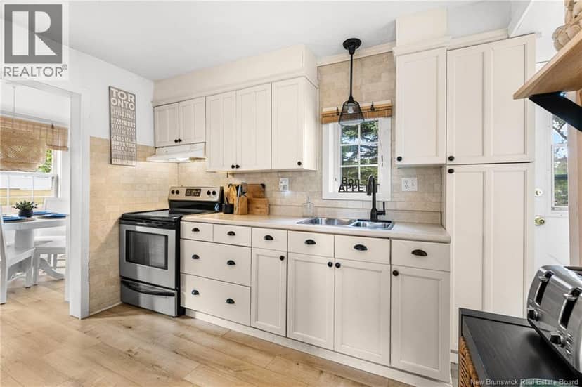 18 Pelican Avenue — photo 17 of 33