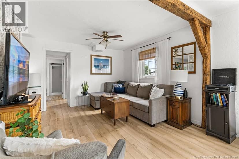 18 Pelican Avenue — photo 11 of 33
