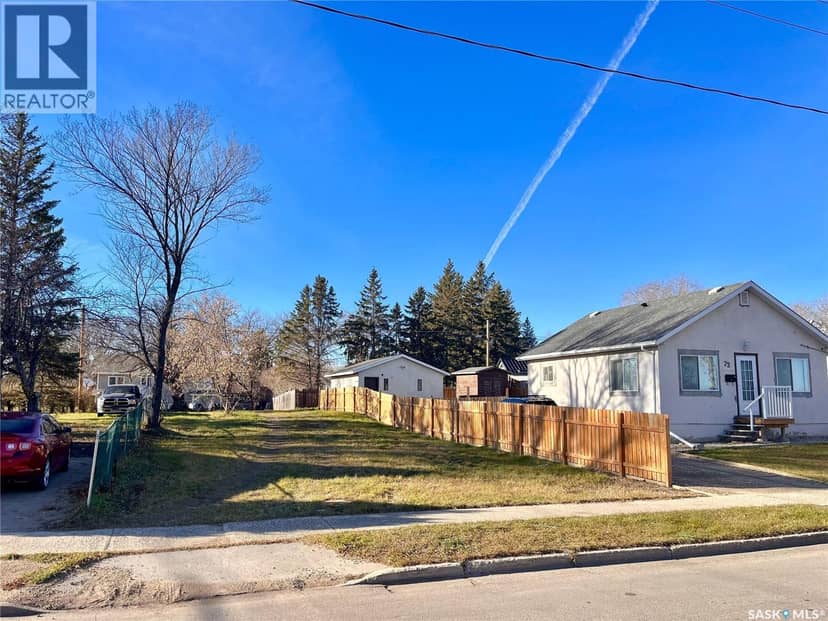 68 Victoria AVENUE — photo 1 of 6