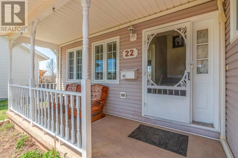 22 DOC BLANCHARD Crescent — photo 4 of 38