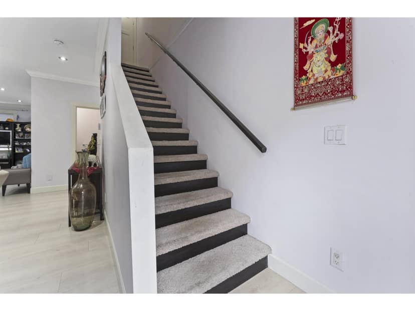 7 14338 103 AVENUE, Surrey, photo 4