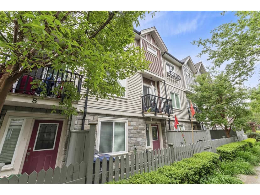 7 14338 103 AVENUE, Surrey, photo 2