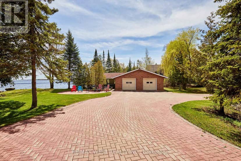 557 Riverside Drive — photo 15 of 23