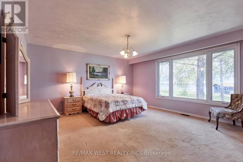 557 Riverside Drive — photo 22 of 23