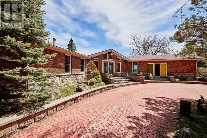 557 Riverside Drive — photo 4 of 23