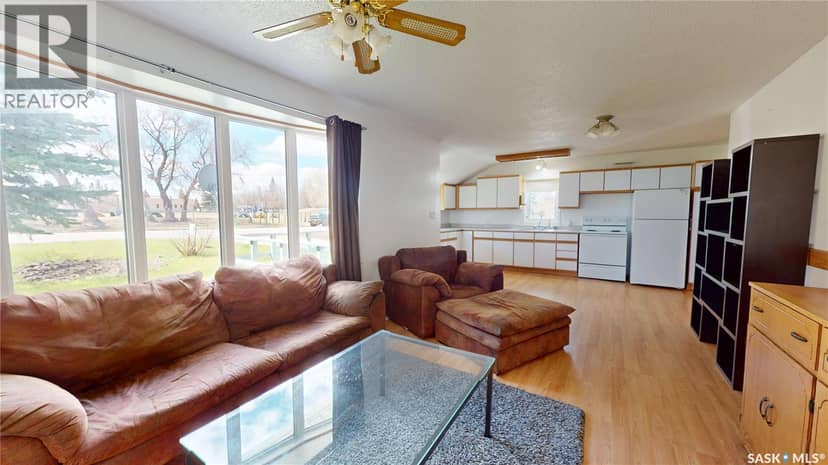 105 Pipestone AVENUE — photo 11 of 38