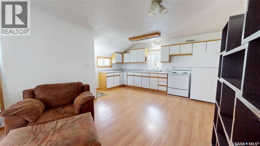 105 Pipestone AVENUE — photo 12 of 38