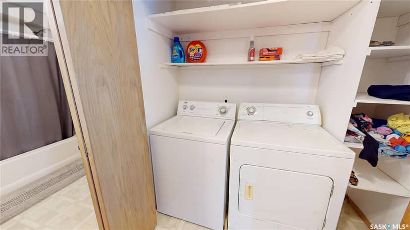 105 Pipestone AVENUE — photo 18 of 38