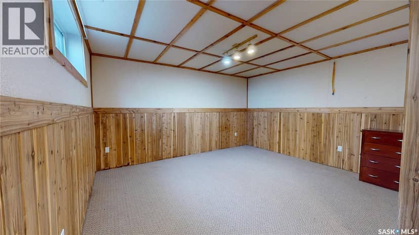 105 Pipestone AVENUE — photo 27 of 38