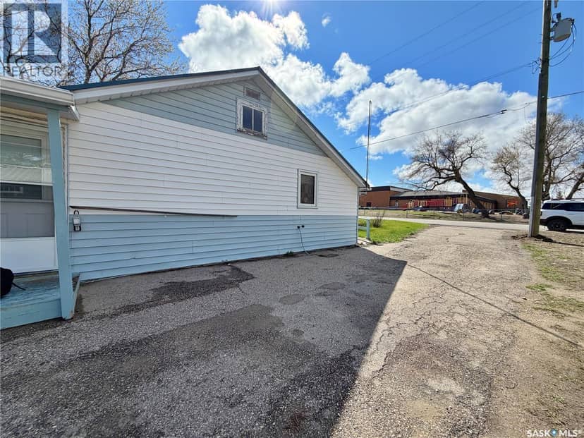 105 Pipestone AVENUE — photo 32 of 38