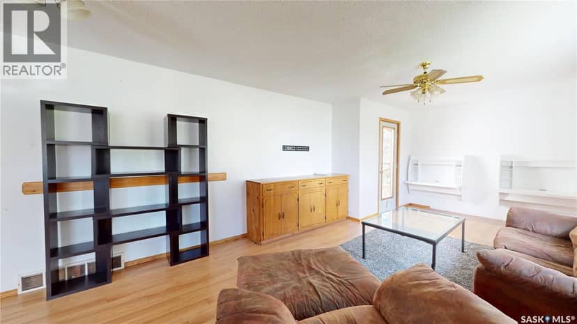 105 Pipestone AVENUE — photo 9 of 38