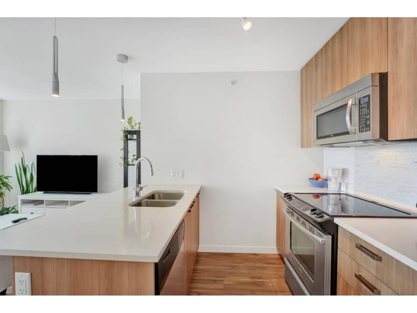 1808 13325 102A AVENUE, Surrey, photo 4