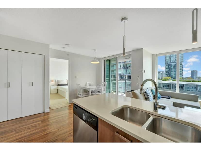 1808 13325 102A AVENUE, Surrey, photo 5