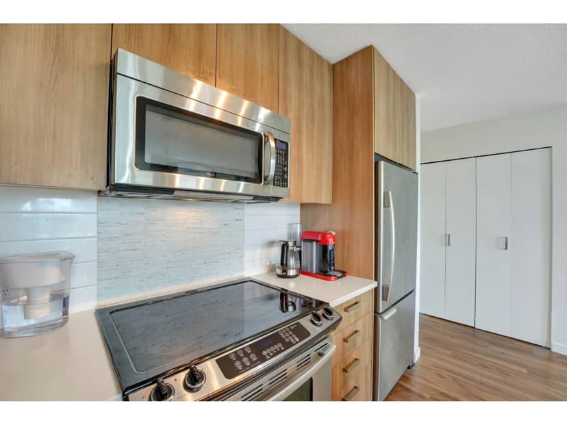 1808 13325 102A AVENUE, Surrey, photo 6