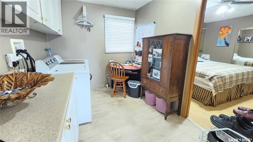 24 Railway AVENUE — photo 7 of 29