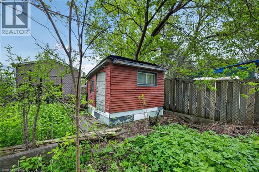 121 ELIZABETH Street — photo 14 of 21