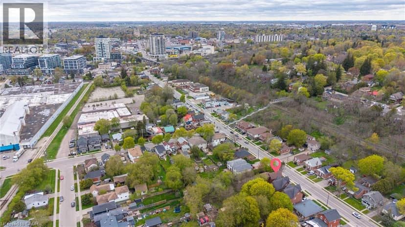 121 ELIZABETH Street — photo 4 of 21