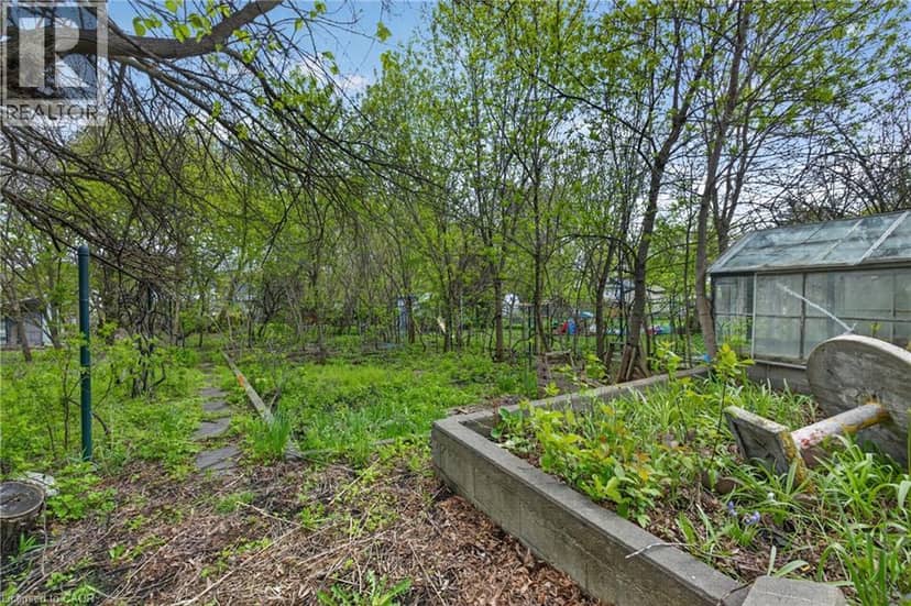 121 ELIZABETH Street — photo 6 of 21