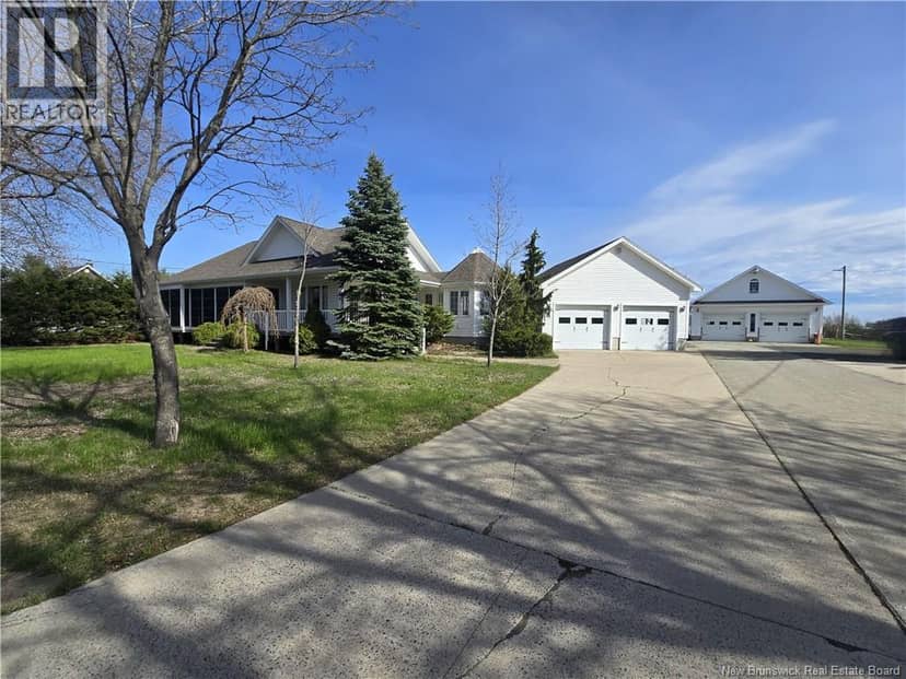 1044 rue Louis G Daigle — photo 1 of 40