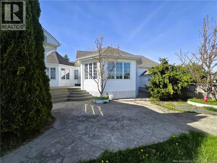 1044 rue Louis G Daigle — photo 4 of 40