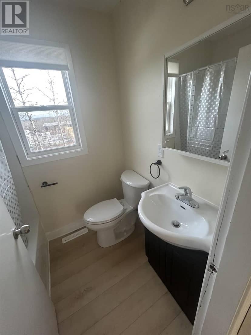 721 Highway 2, Elmsdale, photo 4