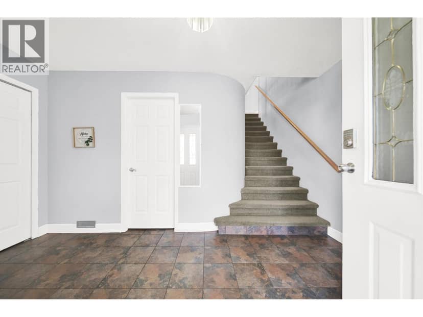 12288 233 STREET, Maple Ridge, photo 3