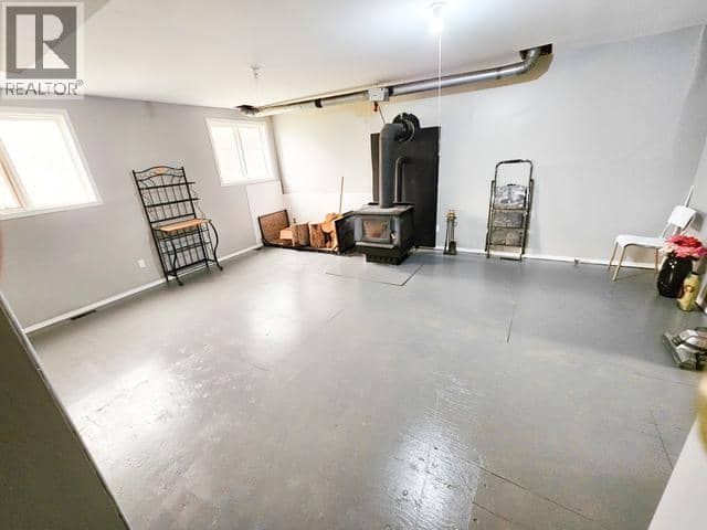 620 Yates Crescent — photo 21 of 25