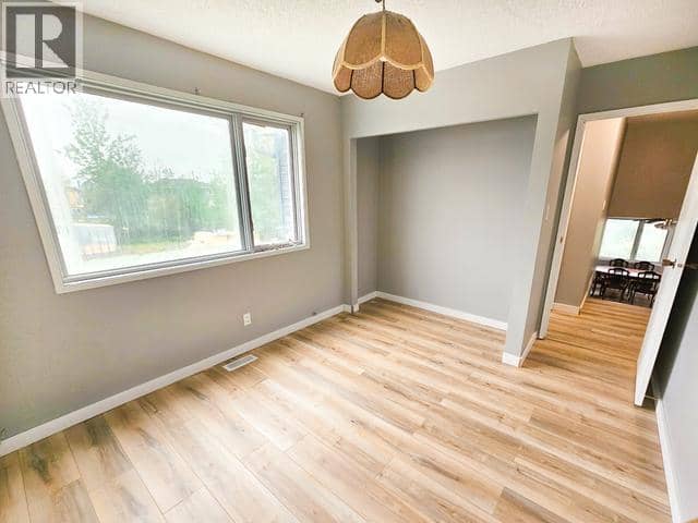 620 Yates Crescent — photo 15 of 25
