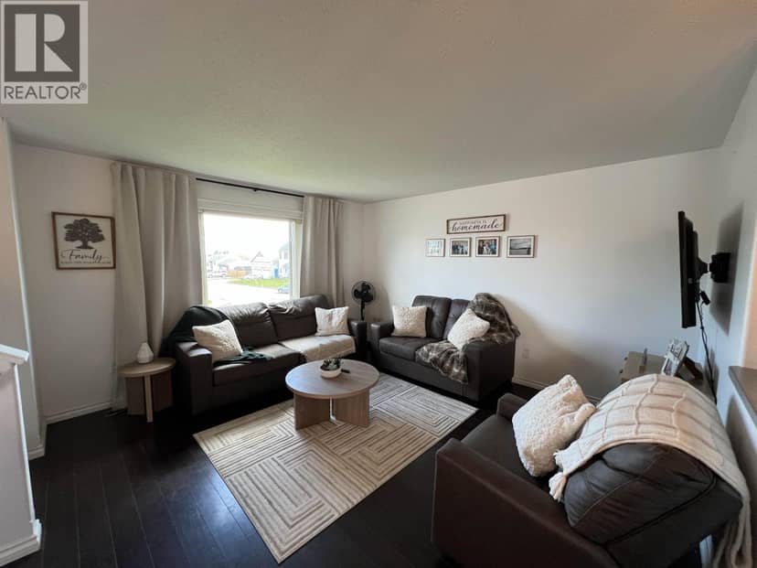5201 HALLMARK CRESCENT, Fort Nelson, photo 4