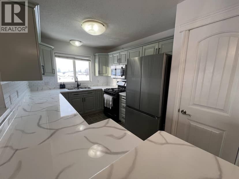 5201 HALLMARK CRESCENT, Fort Nelson, photo 7